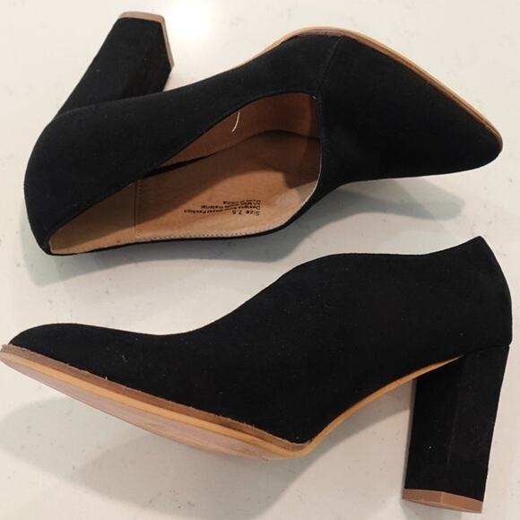 Beast Fashion Woman's Black Asymmetrical Pump Pointed Toe / Block 3" Heel - Picture 9 of 11